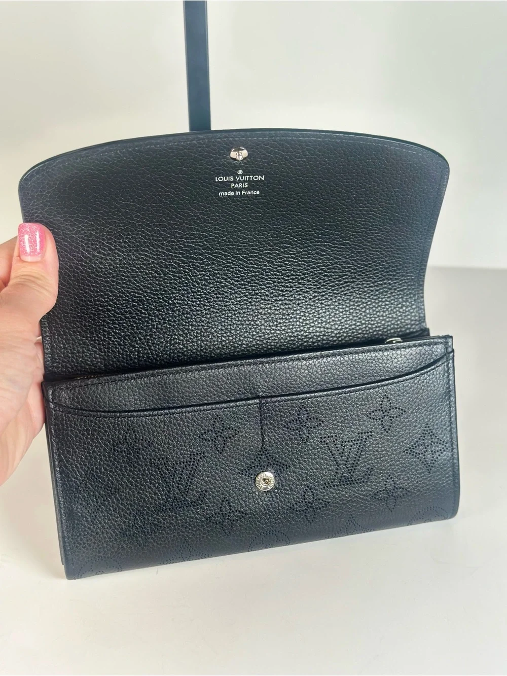 Louis Vuitton includes coa